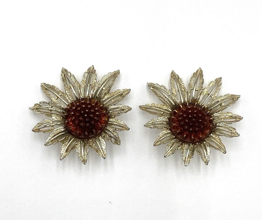 Vintage SARAH COVENTRY. Gold Tone, Lucite Sunflower Clip-on Earrings